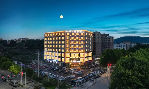 Weina Hotel (Xinyang Pingqiao Century Square Store)