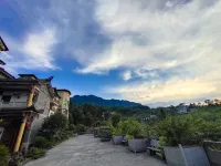 Yilong First Hospital Hotel Hotel in zona Shuiyin River Scenic Area