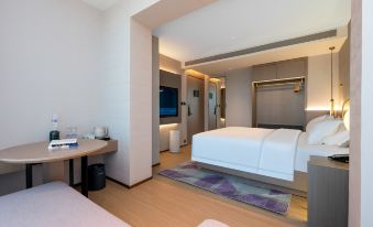 Lavande Kashgar Torch Tower Xiaoyalang Wetland Park Branch