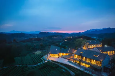 千山茶渡民宿 鄰近陝西漢中G5京昆高速服務區房車營地（趣滙友自駕遊停車點）的酒店