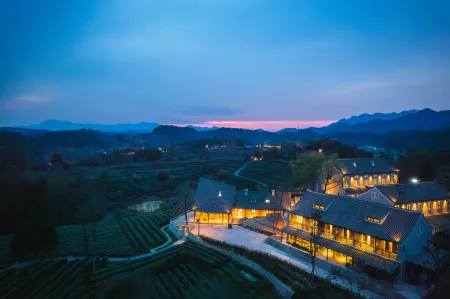 Qianshan Chadu Homestay Отели в г. Нинцян