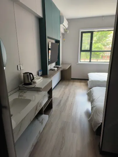 Burqin Jiadengxuan Hotel (Shenhu Road)