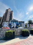 Leshi Jin Hotel (Renhe District High Speed Rail South Station) - parking