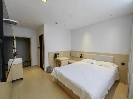 Elan Hotel (Taizhou Golden Eagle Pozi Street) Отели рядом с достопримечательностью «Fengcheng River Scenic Area»