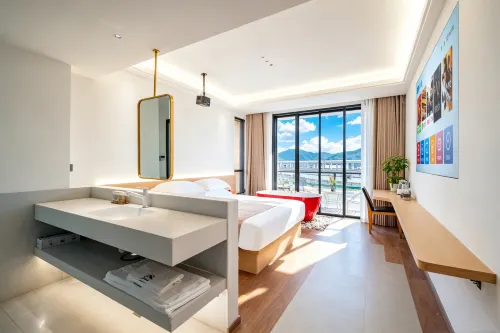 Yanli Boutique Homestay · Huiyuan Mountain Resort (Xidi Yixian East Railway Station Branch