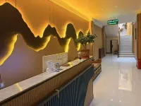Quadrangle Inn Hotel - 2 Yıldız