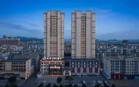 Xana Deluxe Hotel (Tieling South Ring Road Zhouji Star Branch) - parking