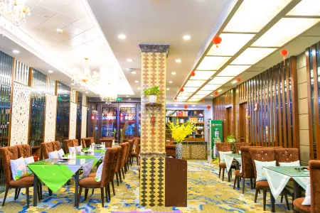 Dunhuang Carnival International Hotel (Shazhou Night Market)