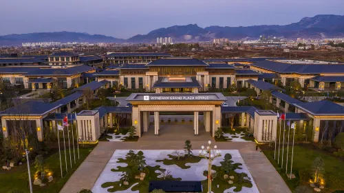 Wyndham Grand Plaza Royale Zhaotong - Parkering
