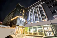Home Inn Selected (Beijing Tsinghua University, Wudaokou Metro Station) Hotel dekat Tsinghua University