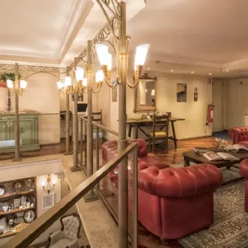 بي آند بي هوتل فيرينزي لوروس ال دومو Hotels near فيا دي تورنابيوني