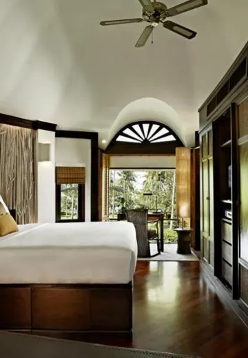 พาวิลเลียนสำหรับครอบครัวพร้อมสระว่ายน้ำ