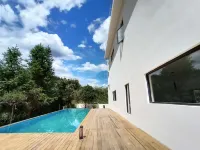 MIKEHAKKA HOSTEL - Rooftop Pools