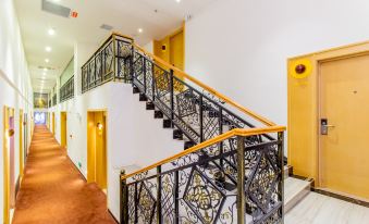 IU Hotel (Guiyang Future Ark Poly New Town)