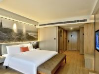 和颐至尊酒店(杭州西湖湖滨步行街店) - 至尊智能高级大床房