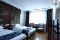 Chaka Salt Lake Green Salt Hotel