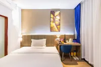7Days Inn Premium Hotel (Beijing South Railway Station Liujiayao Subway Station) Ξενοδοχεία στην πόλη Jinsong and Panjiayuan Area