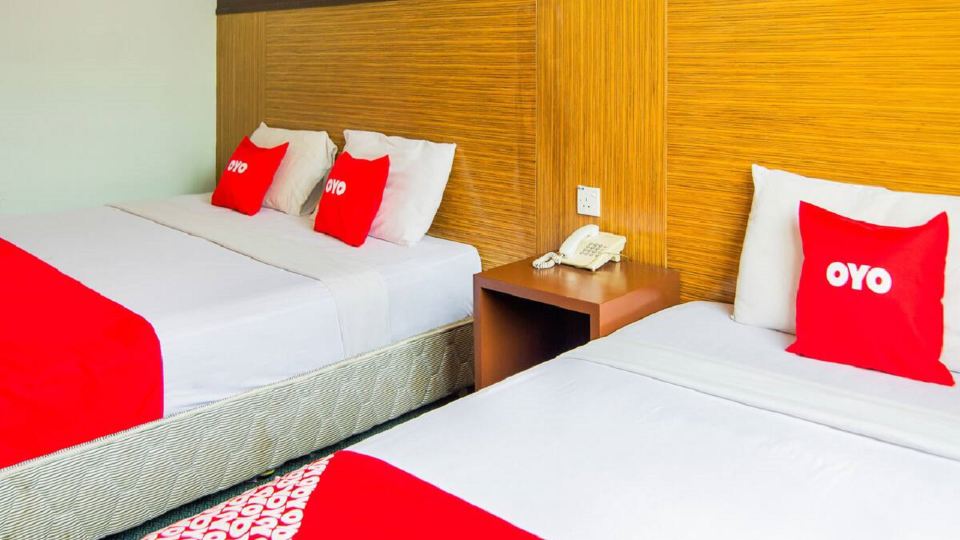 SUPER OYO 89408 Royal Hotel