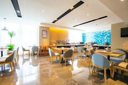 Homeinn · neo (Weinan Shengli Street) Отели рядом со станцией Weinan Railway Station