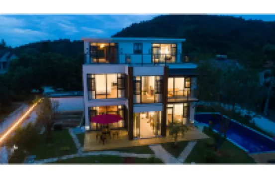 安吉晨聰悦而驛民宿（天空之城店） 鄰近榮耀天空之城的酒店