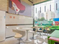 楓岸國際飯店公寓（佛山祖廟灣華地鐵站店） 登州附近的飯店