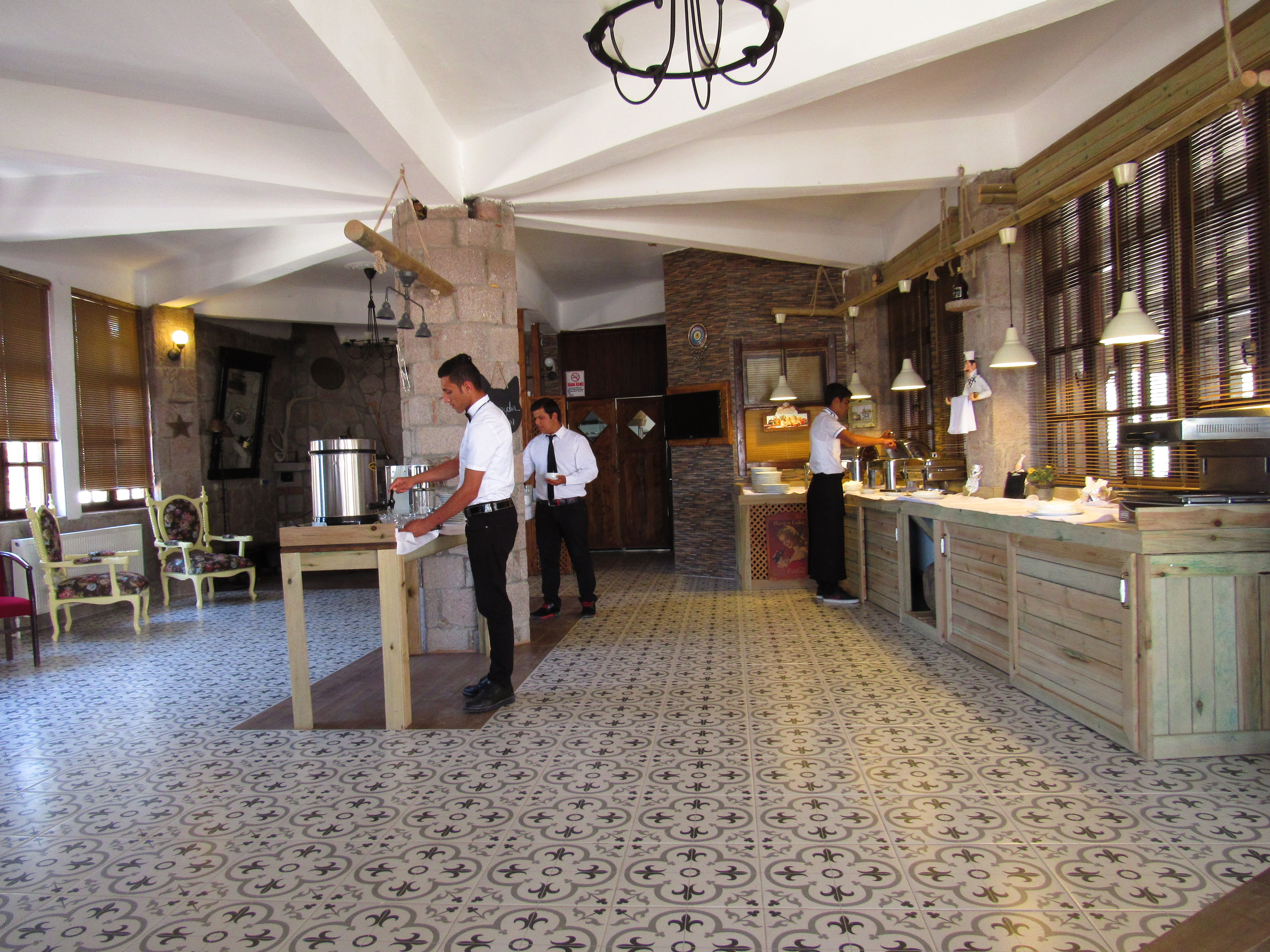 ASSOS HUNTERS HOTEL