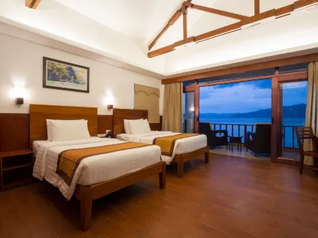 Sunlight Ecotourism Island Resort