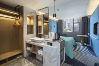 Leica Hotel Hotels near Dayi Square
