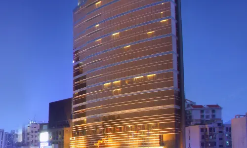 Zhuhai Charming Holiday Hotel (Gongbei Port High Speed Rail Station Store)
