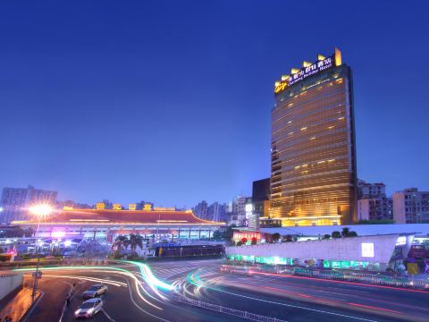 Zhuhai Charming Holiday Hotel (Gongbei Port High Speed Rail Station Store)