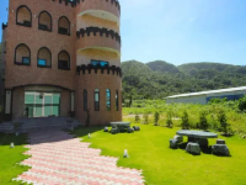 Lian Chinq Diving B&B Hotels near Changbin Coast Observatory