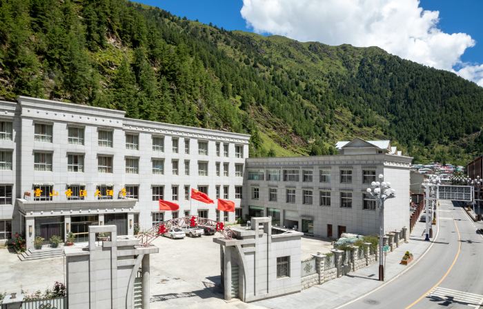 Xueshan Shengyu Hotel