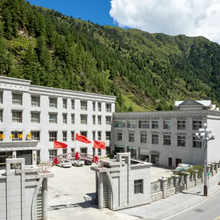 Xueshan Shengyu Hotel