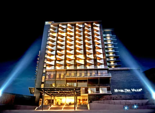 Enjoy Santiago - 5-Star
