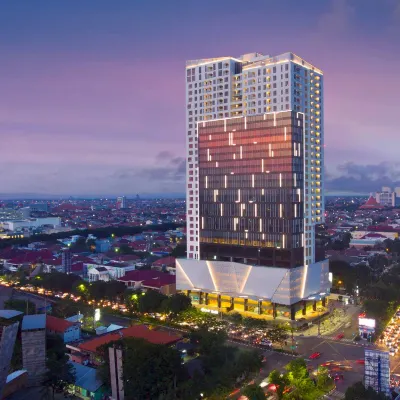 Oakwood Hotel & Residence Surabaya Hotels near Gubeng Train Station