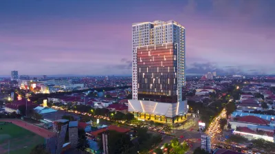 Oakwood Hotel & Residence Surabaya Hotel dekat Toko Tiga Putra, Oleh-Oleh Khas Kenjeran