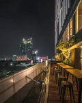 Oakwood Hotel & Residence Surabaya - bar
