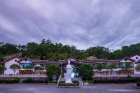 JIULONG White Tea Manor Hotels in Rucheng