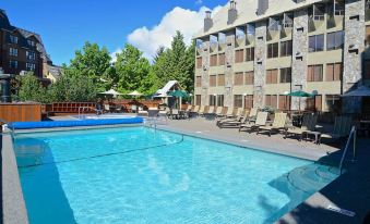 Executive The Inn At Whistler Village & Mountain Side Hotel