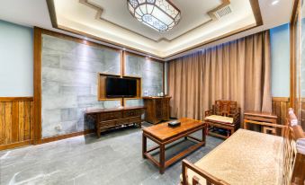 Huihe Water Margin Hotel (Guangfeng Passenger Transport Center Branch)