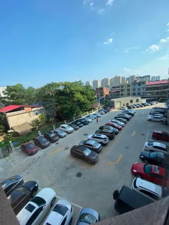 Berline International Hotel Отели рядом с достопримечательностью «PRC Cradle Tourism Area»