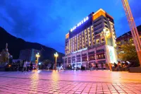 Chengsheng Derong Hotel Hotels in Derong
