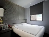 Venue Hotel the Lily Hôtels à proximité de : Centre commercial Joo Chiat Complex