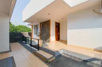 Applewood B&B Hotels in North Bogor
