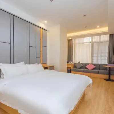 Island Hotel Hotels near Carrefour