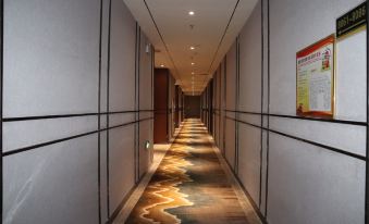Xinyue Chain Hotel (Pingliang No. 1 High School)