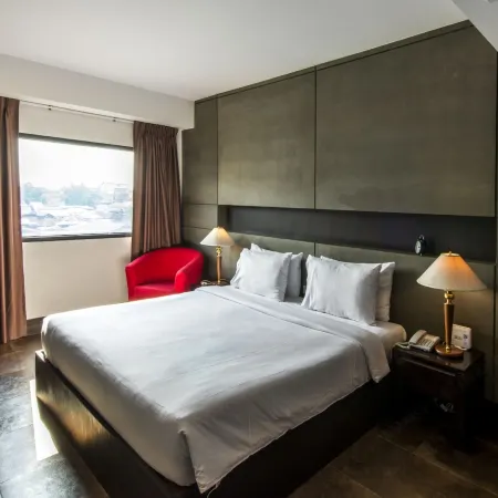 Nanda Heritage Hotel Отели рядом с достопримечательностью «Армия Таиланд»