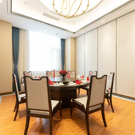 Yili Luxury Hotel