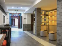 HUA Hotel (gulou jishuitan  Subway Station) Hotels in der Nähe von U-Bahnhof Jishuitan