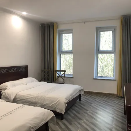 Jiayuguan red theme Inn